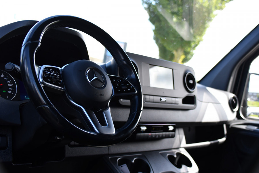 Mercedes-Benz Sprinter 317 1.9 CDI L2H2 RWD Black Edition Camera, Cruise, Carplay, LED, Automaat, Mbux, 170pk, Trekhaak, Uniek!