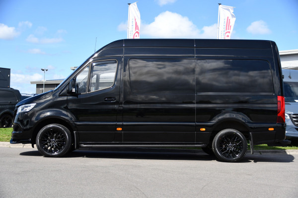 Mercedes-Benz Sprinter 317 1.9 CDI L2H2 RWD Black Edition Camera, Cruise, Carplay, LED, Automaat, Mbux, 170pk, Trekhaak, Uniek!