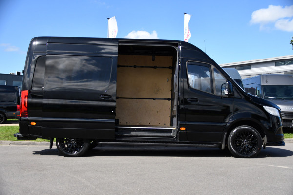 Mercedes-Benz Sprinter 317 1.9 CDI L2H2 RWD Black Edition Camera, Cruise, Carplay, LED, Automaat, Mbux, 170pk, Trekhaak, Uniek!