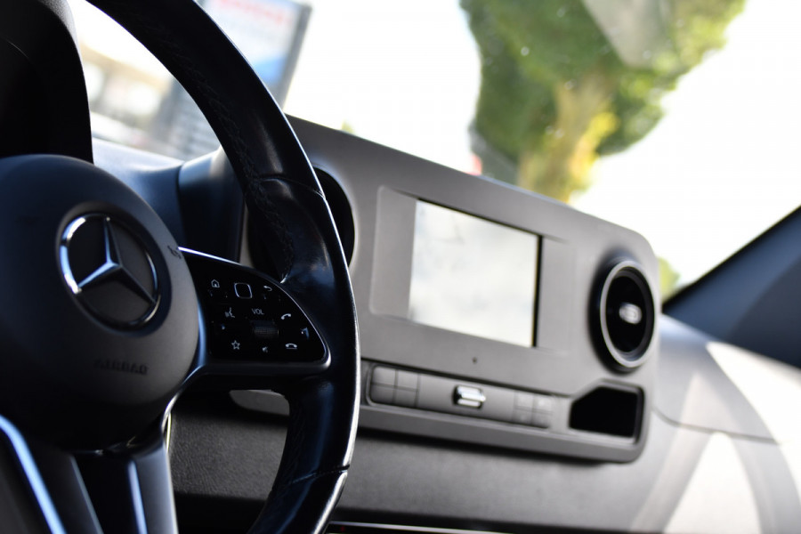 Mercedes-Benz Sprinter 317 1.9 CDI L2H2 RWD Black Edition Camera, Cruise, Carplay, LED, Automaat, Mbux, 170pk, Trekhaak, Uniek!