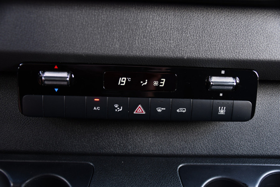 Mercedes-Benz Sprinter 317 1.9 CDI L2H2 RWD Black Edition Camera, Cruise, Carplay, LED, Automaat, Mbux, 170pk, Trekhaak, Uniek!
