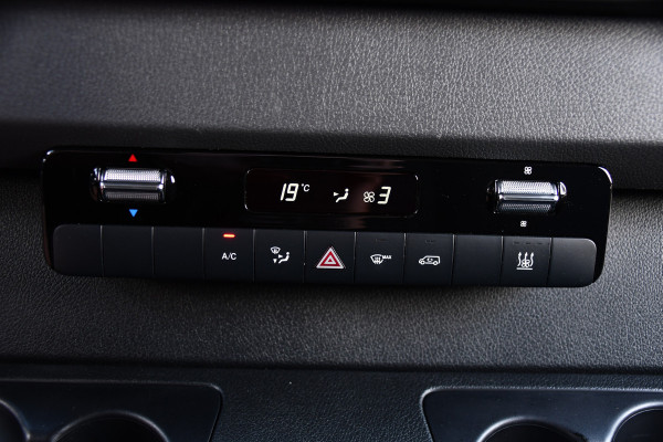 Mercedes-Benz Sprinter 317 1.9 CDI L2H2 RWD Black Edition Camera, Cruise, Carplay, LED, Automaat, Mbux, 170pk, Trekhaak, Uniek!