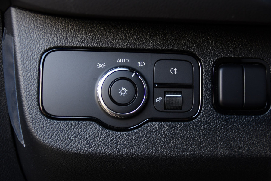 Mercedes-Benz Sprinter 317 1.9 CDI L2H2 RWD Black Edition Camera, Cruise, Carplay, LED, Automaat, Mbux, 170pk, Trekhaak, Uniek!