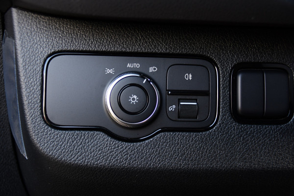 Mercedes-Benz Sprinter 317 1.9 CDI L2H2 RWD Black Edition Camera, Cruise, Carplay, LED, Automaat, Mbux, 170pk, Trekhaak, Uniek!