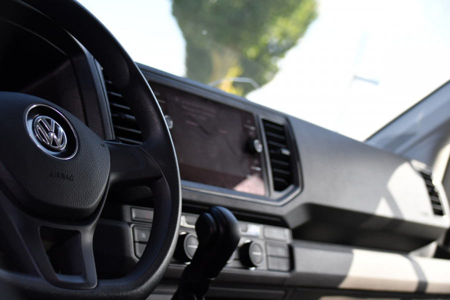 Volkswagen Crafter 35 2.0 TDI L3H2 PB Edition Camera, Cruise, Carplay, LED, Stoelverwarming, Clima, Multimedia, 177pk, Automaat, Uniek!