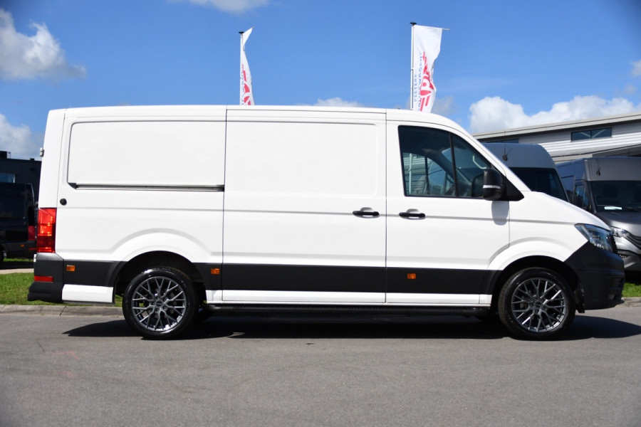 Volkswagen Crafter 35 2.0 TDI L3H2 PB Edition Camera, Cruise, Carplay, LED, Stoelverwarming, Clima, Multimedia, 177pk, Automaat, Uniek!