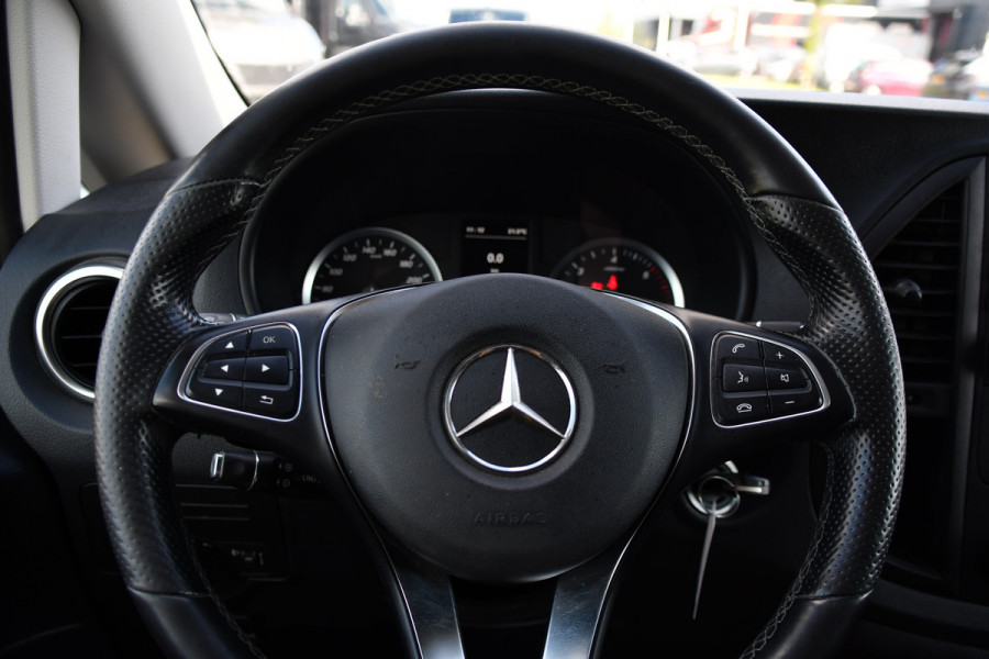 Mercedes-Benz Vito 114 CDI L2 PB Edition Camera, Cruise, Carplay, Multimedia, Automaat, Trekhaak, 136pk, Sensoren, Uniek!
