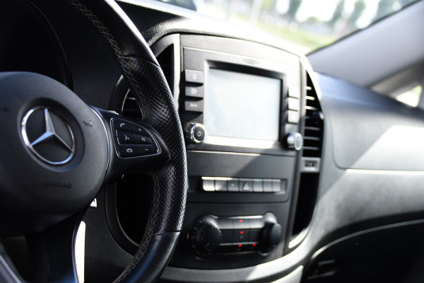 Mercedes-Benz Vito 114 CDI L2 PB Edition Camera, Cruise, Carplay, Multimedia, Automaat, Trekhaak, 136pk, Sensoren, Uniek!