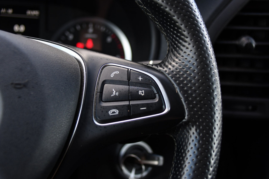 Mercedes-Benz Vito 114 CDI L2 PB Edition Camera, Cruise, Carplay, Multimedia, Automaat, Trekhaak, 136pk, Sensoren, Uniek!