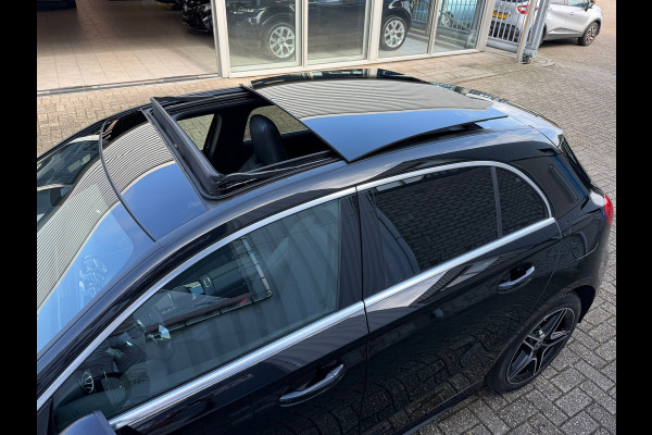 Mercedes-Benz A-Klasse 250 e Business Solution AMG | Navi |Panoramadak | Sfeerverlichting Cruise | Clima | Camera | Leder | 18".