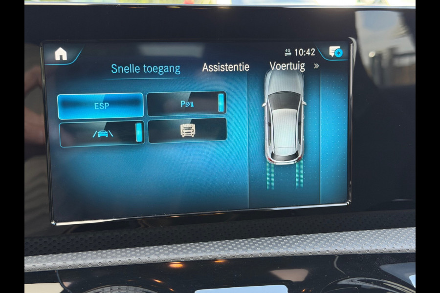 Mercedes-Benz A-Klasse 250 e Business Solution AMG | Navi |Panoramadak | Sfeerverlichting Cruise | Clima | Camera | Leder | 18".