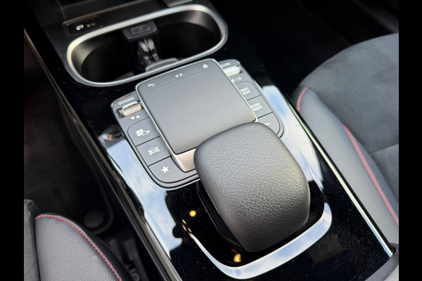 Mercedes-Benz A-Klasse 250 e Business Solution AMG | Navi |Panoramadak | Sfeerverlichting Cruise | Clima | Camera | Leder | 18".