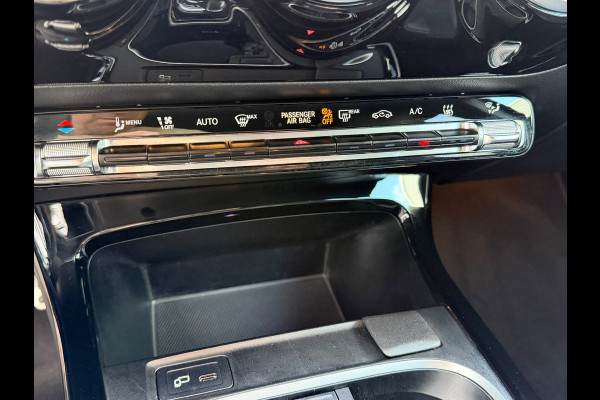Mercedes-Benz A-Klasse 250 e Business Solution AMG | Navi |Panoramadak | Sfeerverlichting Cruise | Clima | Camera | Leder | 18".