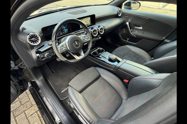 Mercedes-Benz A-Klasse 250 e Business Solution AMG | Navi |Panoramadak | Sfeerverlichting Cruise | Clima | Camera | Leder | 18".