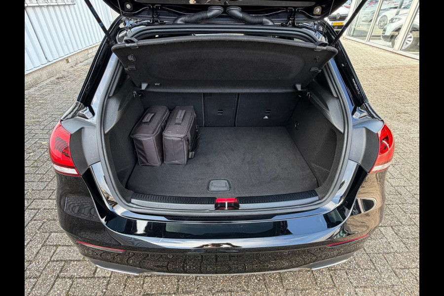 Mercedes-Benz A-Klasse 250 e Business Solution AMG | Navi |Panoramadak | Sfeerverlichting Cruise | Clima | Camera | Leder | 18".