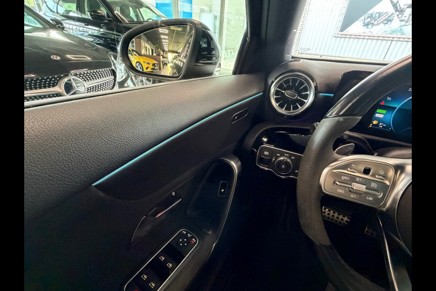 Mercedes-Benz A-Klasse 250 e Business Solution AMG | Navi |Panoramadak | Sfeerverlichting Cruise | Clima | Camera | Leder | 18".