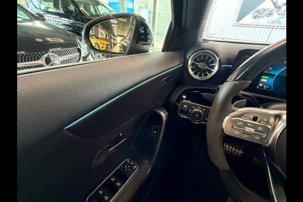 Mercedes-Benz A-Klasse 250 e Business Solution AMG | Navi |Panoramadak | Sfeerverlichting Cruise | Clima | Camera | Leder | 18".