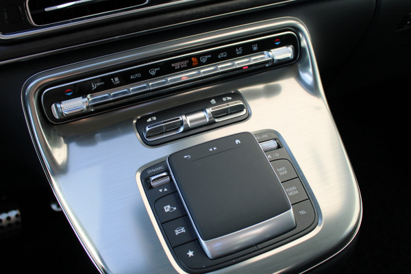Mercedes-Benz V-Klasse 300d / AMG / DC / 4-Matic / Luchtvering / Pano / Elec Stoel / Burmester / Vol Opties / NIEUWSTAAT.