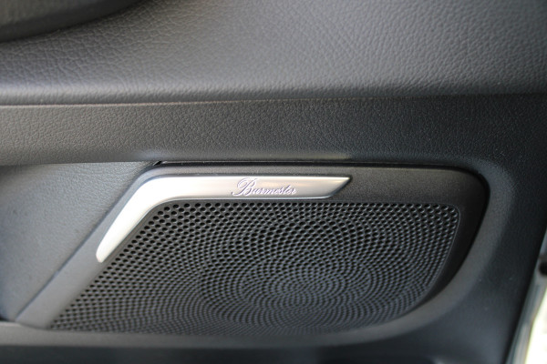 Mercedes-Benz V-Klasse 300d / AMG / DC / 4-Matic / Luchtvering / Pano / Elec Stoel / Burmester / Vol Opties / NIEUWSTAAT.