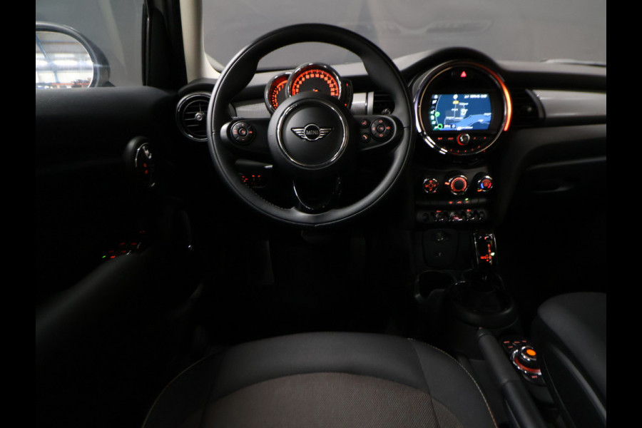 MINI 5-deurs 1.5 Cooper [APPLE CARPLAY, ANDROID, CRUISE CONTROL, LEDEREN STUUR, AIRCO, MULTIFUNCTIONEEL STUUR, NAVIGATIE, NIEUWSTAAT]