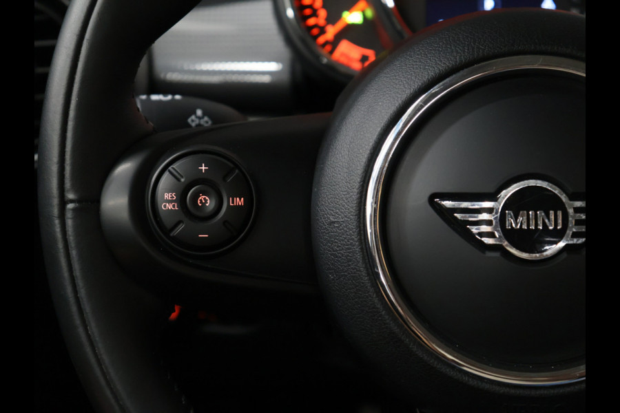 MINI 5-deurs 1.5 Cooper [APPLE CARPLAY, ANDROID, CRUISE CONTROL, LEDEREN STUUR, AIRCO, MULTIFUNCTIONEEL STUUR, NAVIGATIE, NIEUWSTAAT]