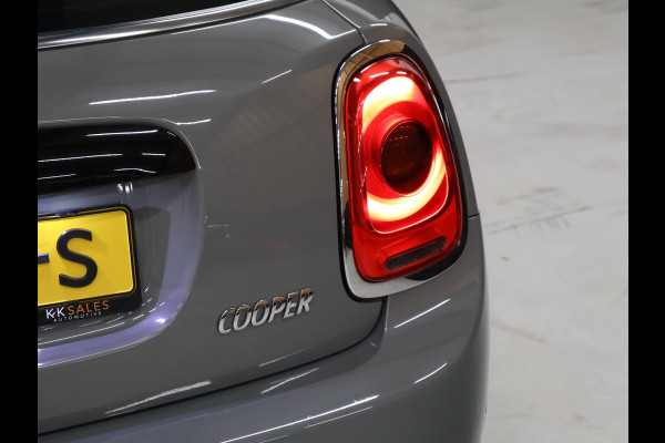 MINI 5-deurs 1.5 Cooper [APPLE CARPLAY, ANDROID, CRUISE CONTROL, LEDEREN STUUR, AIRCO, MULTIFUNCTIONEEL STUUR, NAVIGATIE, NIEUWSTAAT]