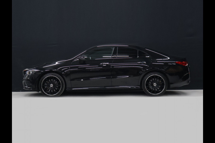 Mercedes-Benz CLA-Klasse 250 e AMG Line [APPLE CARPLAY, ANDROID, TREKHAAK, STOELVERWARMING, CRUISE CONTROL, PDC V+A, ACHTERUITRIJ CAMERA, AMG STYLING, NAVIGATIE, CLIMATE CONTROL, NIEUWSTAAT]