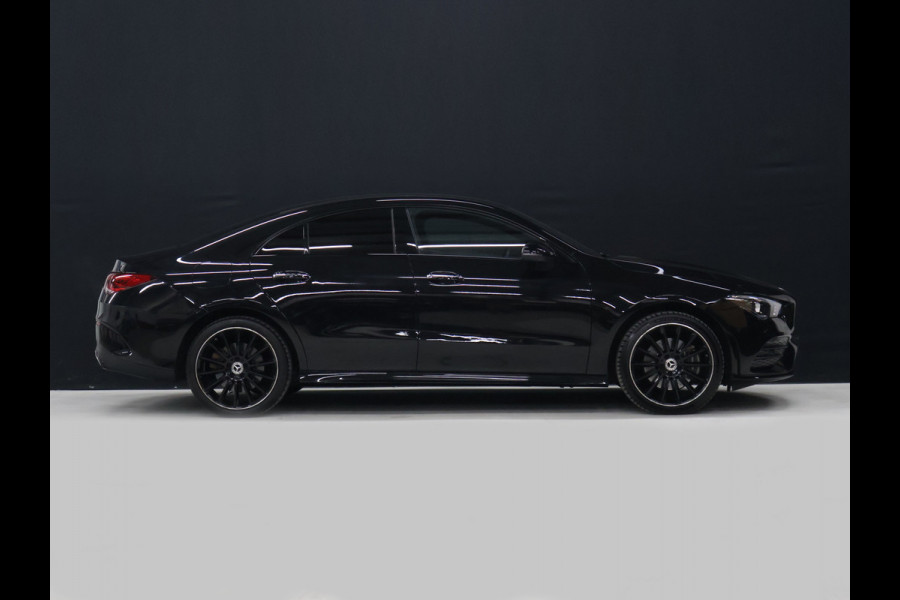 Mercedes-Benz CLA-Klasse 250 e AMG Line [APPLE CARPLAY, ANDROID, TREKHAAK, STOELVERWARMING, CRUISE CONTROL, PDC V+A, ACHTERUITRIJ CAMERA, AMG STYLING, NAVIGATIE, CLIMATE CONTROL, NIEUWSTAAT]