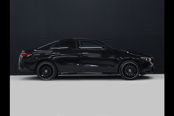 Mercedes-Benz CLA-Klasse 250 e AMG Line [APPLE CARPLAY, ANDROID, TREKHAAK, STOELVERWARMING, CRUISE CONTROL, PDC V+A, ACHTERUITRIJ CAMERA, AMG STYLING, NAVIGATIE, CLIMATE CONTROL, NIEUWSTAAT]