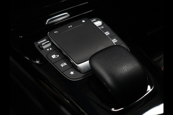 Mercedes-Benz CLA-Klasse 250 e AMG Line [APPLE CARPLAY, ANDROID, TREKHAAK, STOELVERWARMING, CRUISE CONTROL, PDC V+A, ACHTERUITRIJ CAMERA, AMG STYLING, NAVIGATIE, CLIMATE CONTROL, NIEUWSTAAT]
