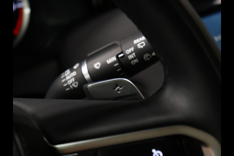 Land Rover Discovery Sport P300e 1.5 R-Dynamic SE [APPLECARPLAY, ANDROID, MEMORY, MERIDIAN BOXEN, CRUISE CONTROL, PDC V+A, ACHTERUITRIJ CAMERA, NAVIGATIE, CLIMATE CONTROL, ELEKTRISCHE ACHTERKLEP, NIEUWSTAAT]