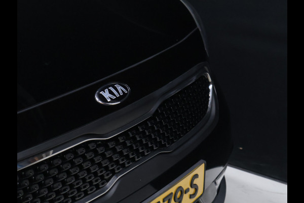 Kia Niro 1.6 GDi Hybrid DynamicLine [APPLECARPLAY, ANDROID, ACHTERUITRIJCAMERA, CRUISECONTROL, CLIMATE CONTROL, HALFLEDER, NAVIGATIE, LANE ASSIST, BLUETOOTH, NIEUWSTAAT]