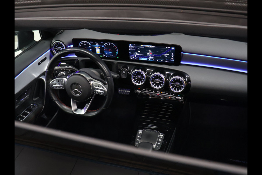 Mercedes-Benz A-Klasse 250 e Business Solution AMG Limited [SCHUIFKANTELDAK, APPLE CARPLAY, ANDROID, STOELVERWARMING,CRUISE CONTROL, PDC V+A, ACHTERUITRIJ CAMERA, KEYLESS ENTRY, CLIMATE CONTROL, NAVIGATIE, NIEUWSTAAT]