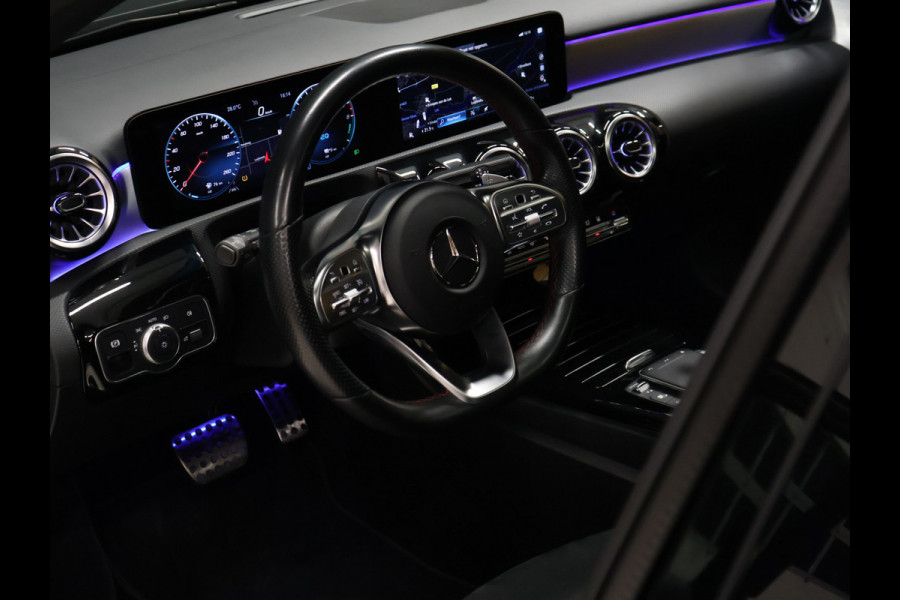 Mercedes-Benz A-Klasse 250 e Business Solution AMG Limited [SCHUIFKANTELDAK, APPLE CARPLAY, ANDROID, STOELVERWARMING,CRUISE CONTROL, PDC V+A, ACHTERUITRIJ CAMERA, KEYLESS ENTRY, CLIMATE CONTROL, NAVIGATIE, NIEUWSTAAT]