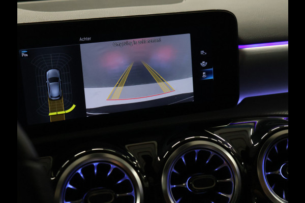 Mercedes-Benz A-Klasse 250 e Business Solution AMG Limited [SCHUIFKANTELDAK, APPLE CARPLAY, ANDROID, STOELVERWARMING,CRUISE CONTROL, PDC V+A, ACHTERUITRIJ CAMERA, KEYLESS ENTRY, CLIMATE CONTROL, NAVIGATIE, NIEUWSTAAT]