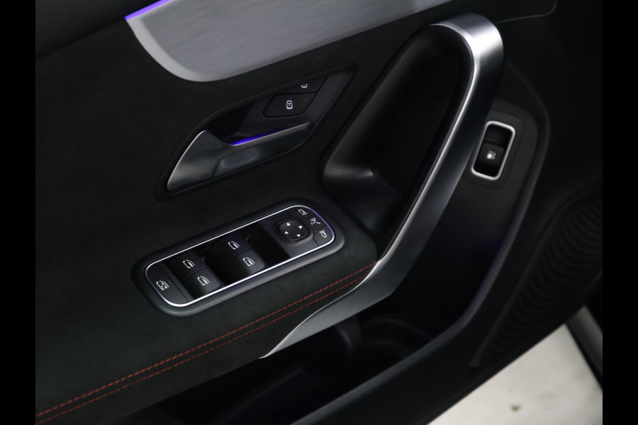 Mercedes-Benz A-Klasse 250 e Business Solution AMG Limited [SCHUIFKANTELDAK, APPLE CARPLAY, ANDROID, STOELVERWARMING,CRUISE CONTROL, PDC V+A, ACHTERUITRIJ CAMERA, KEYLESS ENTRY, CLIMATE CONTROL, NAVIGATIE, NIEUWSTAAT]