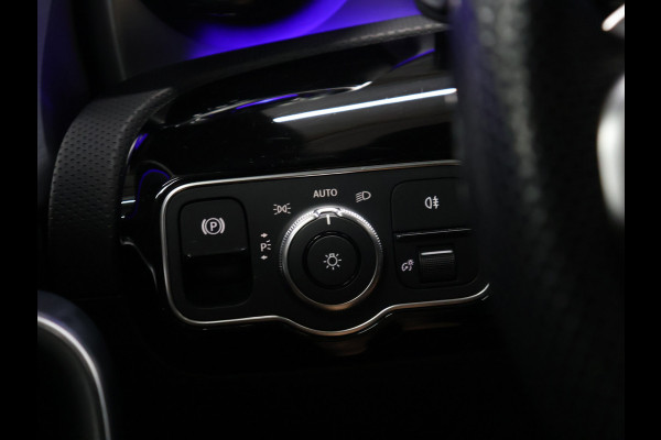 Mercedes-Benz A-Klasse 250 e Business Solution AMG Limited [SCHUIFKANTELDAK, APPLE CARPLAY, ANDROID, STOELVERWARMING,CRUISE CONTROL, PDC V+A, ACHTERUITRIJ CAMERA, KEYLESS ENTRY, CLIMATE CONTROL, NAVIGATIE, NIEUWSTAAT]