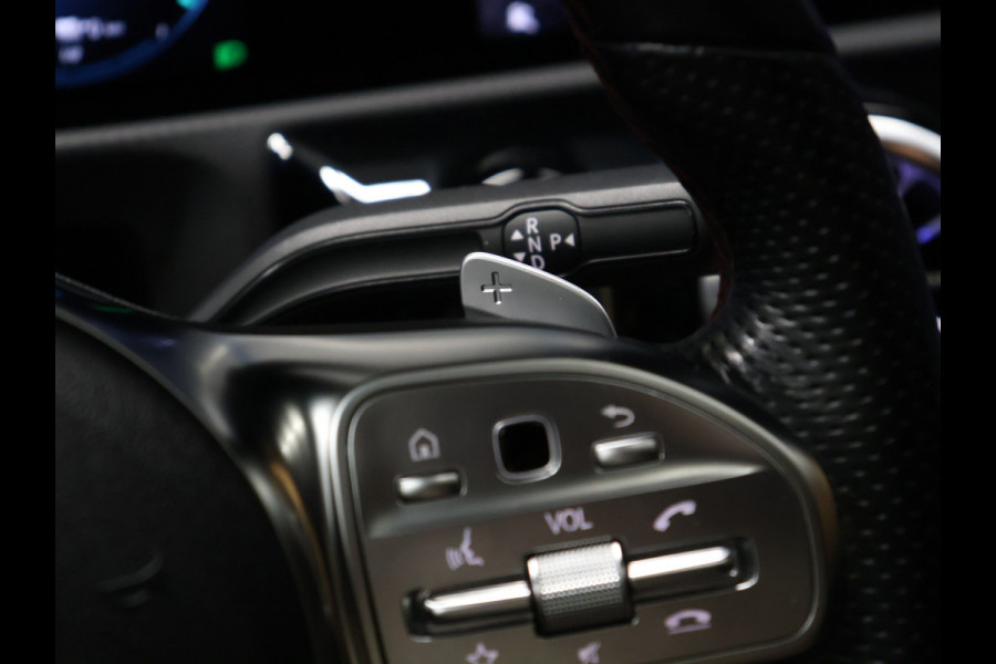 Mercedes-Benz A-Klasse 250 e Business Solution AMG Limited [SCHUIFKANTELDAK, APPLE CARPLAY, ANDROID, STOELVERWARMING,CRUISE CONTROL, PDC V+A, ACHTERUITRIJ CAMERA, KEYLESS ENTRY, CLIMATE CONTROL, NAVIGATIE, NIEUWSTAAT]