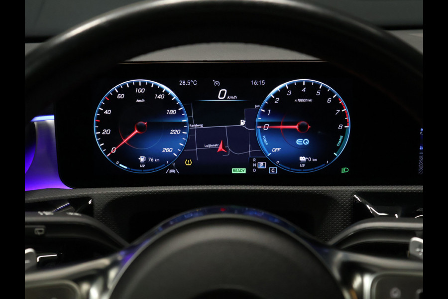 Mercedes-Benz A-Klasse 250 e Business Solution AMG Limited [SCHUIFKANTELDAK, APPLE CARPLAY, ANDROID, STOELVERWARMING,CRUISE CONTROL, PDC V+A, ACHTERUITRIJ CAMERA, KEYLESS ENTRY, CLIMATE CONTROL, NAVIGATIE, NIEUWSTAAT]