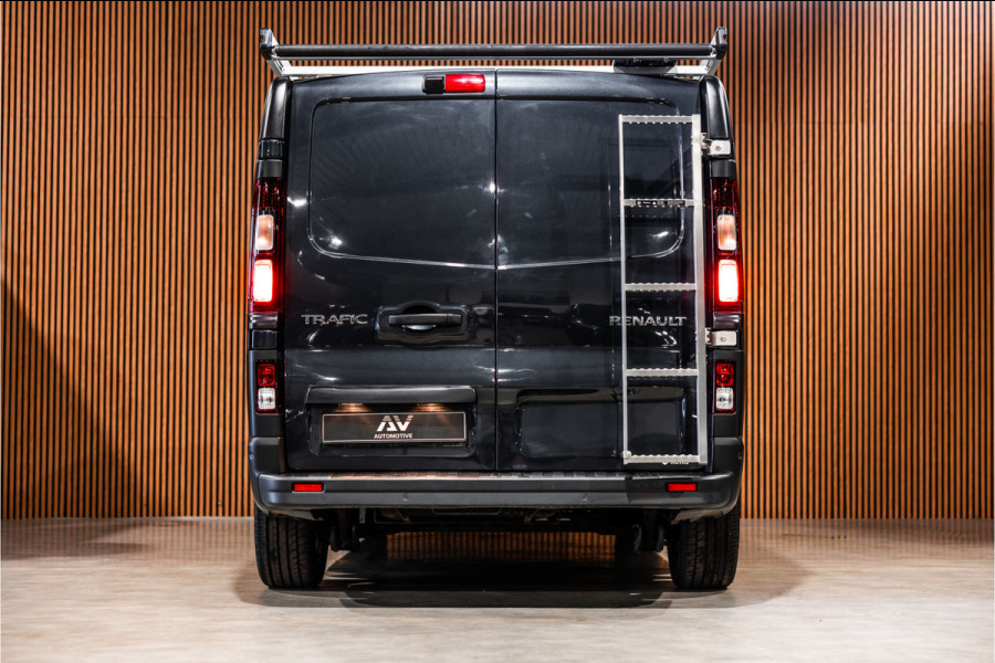 Renault Trafic 2.0 L2H1 150 PK DC | Dubbel cabine | 6-Zitter | Navigatie | Dodehoek | Camera | Trekhaak | CarPlay | Nieuwe APK | Trekhaak | Imperiaal | PDC V+A