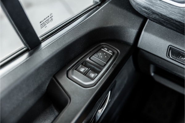 Renault Trafic 2.0 L2H1 150 PK DC | Dubbel cabine | 6-Zitter | Navigatie | Dodehoek | Camera | Trekhaak | CarPlay | Nieuwe APK | Trekhaak | Imperiaal | PDC V+A