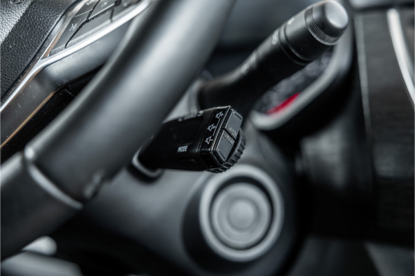 Renault Trafic 2.0 L2H1 150 PK DC | Dubbel cabine | 6-Zitter | Navigatie | Dodehoek | Camera | Trekhaak | CarPlay | Nieuwe APK | Trekhaak | Imperiaal | PDC V+A