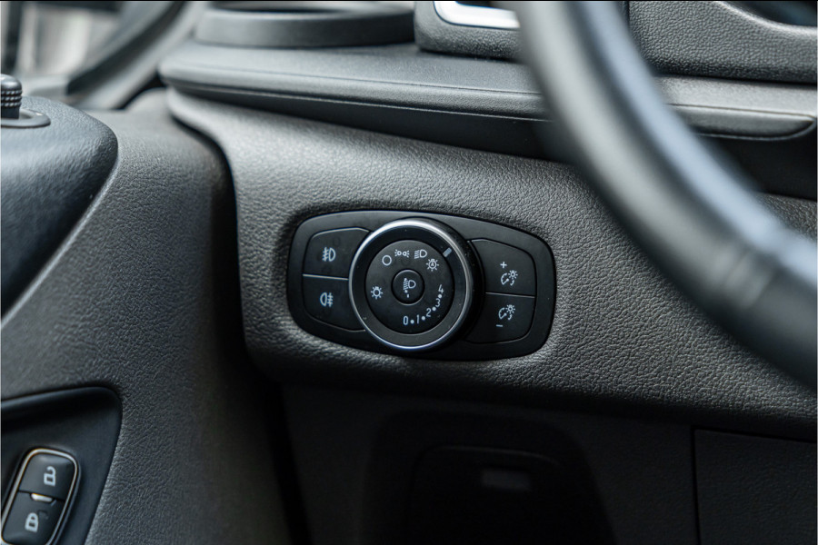Ford Transit Custom 2.0 TDCI 185 PK Sport | Marge | BPM & BTW Vrij | ACC | Bi-Xenon | Camera | Navigatie | CarPlay | DAB | Trekhaak | Cruise control | Nieuwe APK