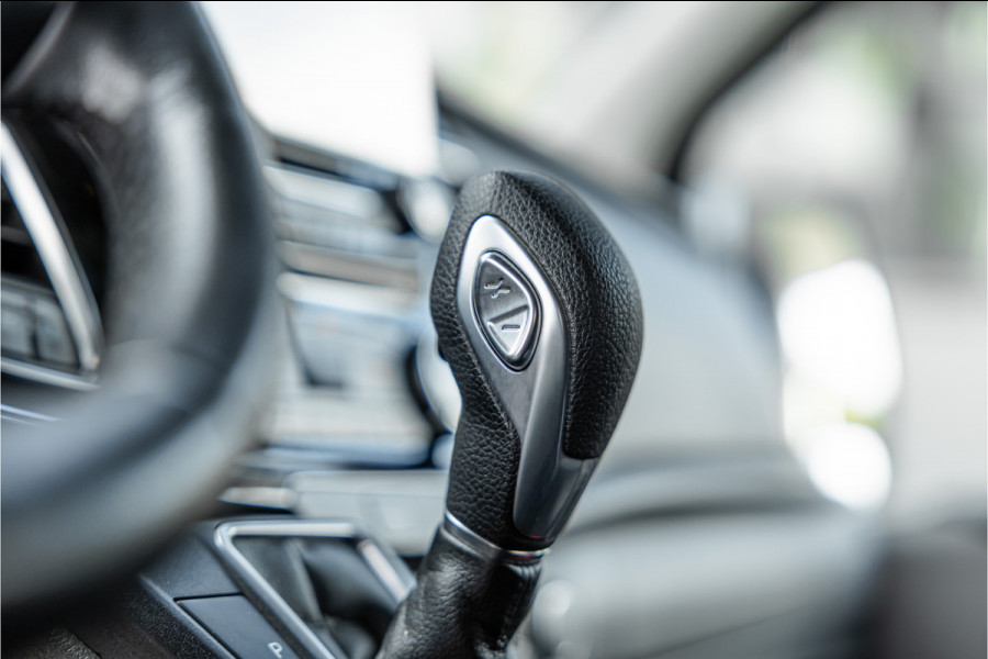 Ford Transit Custom 2.0 TDCI 185 PK Sport | Marge | BPM & BTW Vrij | ACC | Bi-Xenon | Camera | Navigatie | CarPlay | DAB | Trekhaak | Cruise control | Nieuwe APK