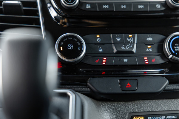 Ford Transit Custom 2.0 TDCI 185 PK Sport | Marge | BPM & BTW Vrij | ACC | Bi-Xenon | Camera | Navigatie | CarPlay | DAB | Trekhaak | Cruise control | Nieuwe APK
