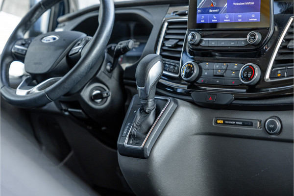 Ford Transit Custom 320 2.0 TDCI L2H1 Platinum Edition DC | Bi-Xenon | Navigatie | CarPlay | Camera | Lederen bekleding | Stoelverwarming | L+R Schuifdeur | DAB | Dubbel cabine | Nieuwe APK | Euro 6