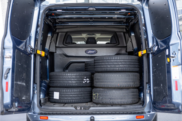 Ford Transit Custom 320 2.0 TDCI L2H1 Platinum Edition DC | Bi-Xenon | Navigatie | CarPlay | Camera | Lederen bekleding | Stoelverwarming | L+R Schuifdeur | DAB | Dubbel cabine | Nieuwe APK | Euro 6