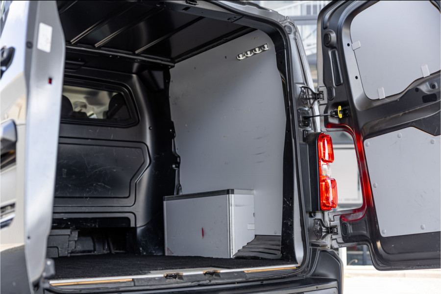 Peugeot Expert 2.0 BlueHDI 180 Long Premium DC | Dubbel cabine | L+R Schuifdeur | CarPlay | Camera | Navigatie | Blind Spot | Trekhaak | Cruise control | Nieuwe APK | Euro 6
