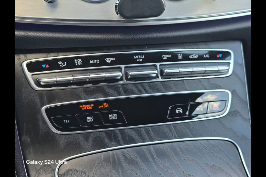Mercedes-Benz E-Klasse 300 e 4MATIC AMG 63 Look / Acc / Lane Assist / Open Panoramadak / 360 Camera / Navi / Led / Pdc / 20 Inch