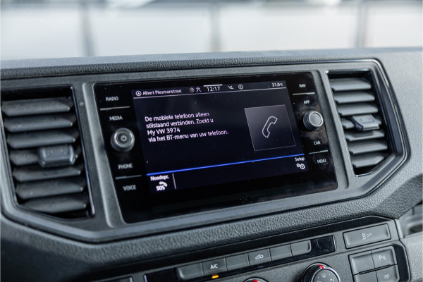 Volkswagen Crafter 35 2.0 TDI 177 PK L3H3 | Bi-Xenon | CarPlay | Camera | Navigatie | Cruise control | DAB | Betimmering | PDC | Dealer onderhouden | Nieuwe APK | Euro 6